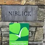 Niblick לינה וארוחת בוקר 4*